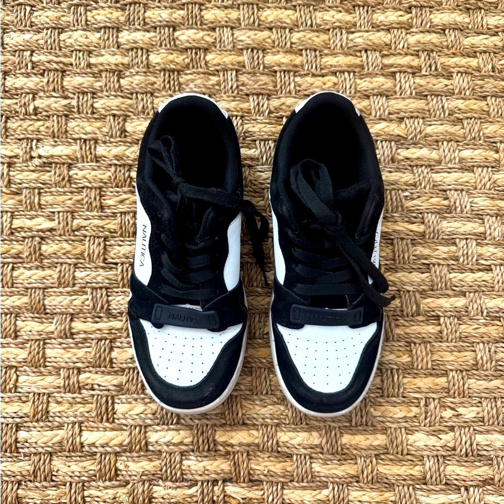 Nautica 5 Y Black and White Suede Skater Style Sneakers